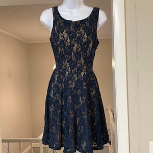 👠👠👠City Triangles Lace Dress- Size 5👠👠👠